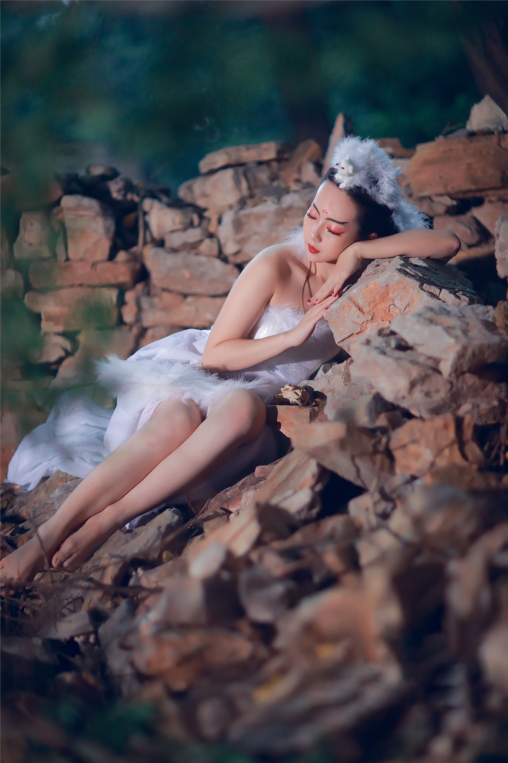 YITUYU艺图语 2021.08.16 白狐 小米